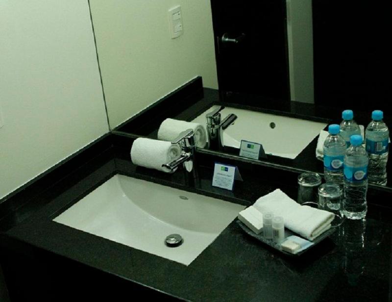 Holiday Inn Express Toluca Galerias Metepec By Ihg Eksteriør bilde